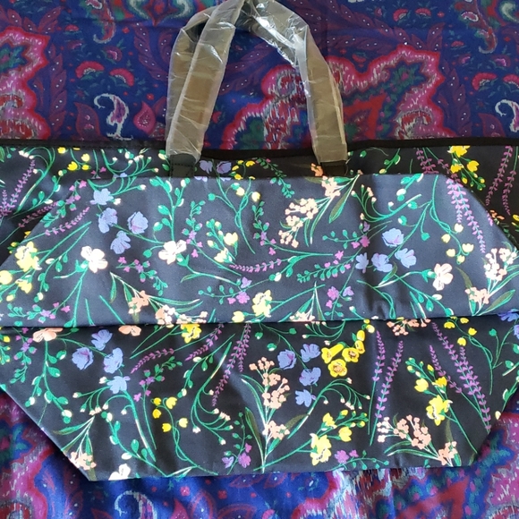 *VS* Large Floral Canvas Tote - Picture 2 of 8